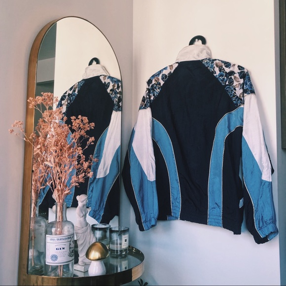 Royal Floral Blue Windbreaker - Picture 6 of 7